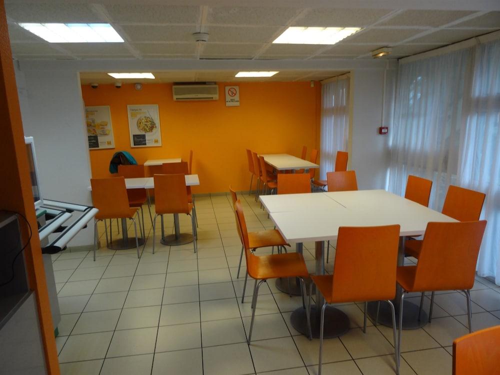 Premiere Classe Lyon Sud Chasse Sur Rhone Vienne Экстерьер фото